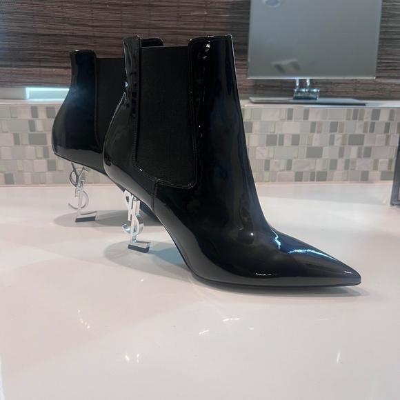 Saint Laurent booties black patent leather - Picture 8 of 8